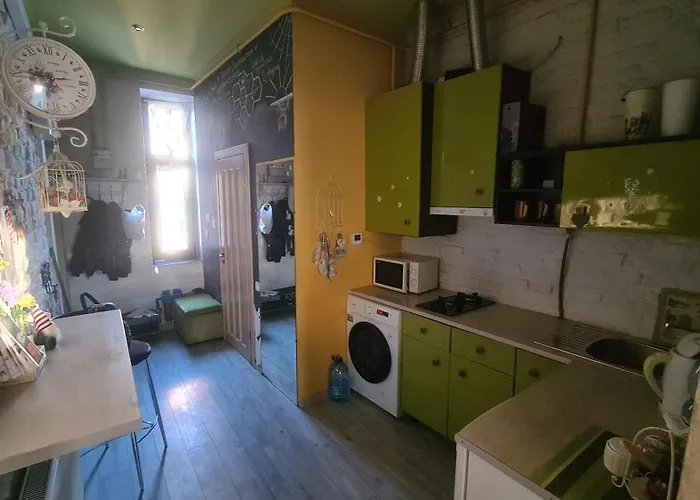 Cozy Compact Flat In The City Center