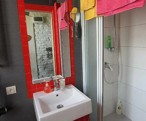 Cozy Compact Flat In The City Center Apartment